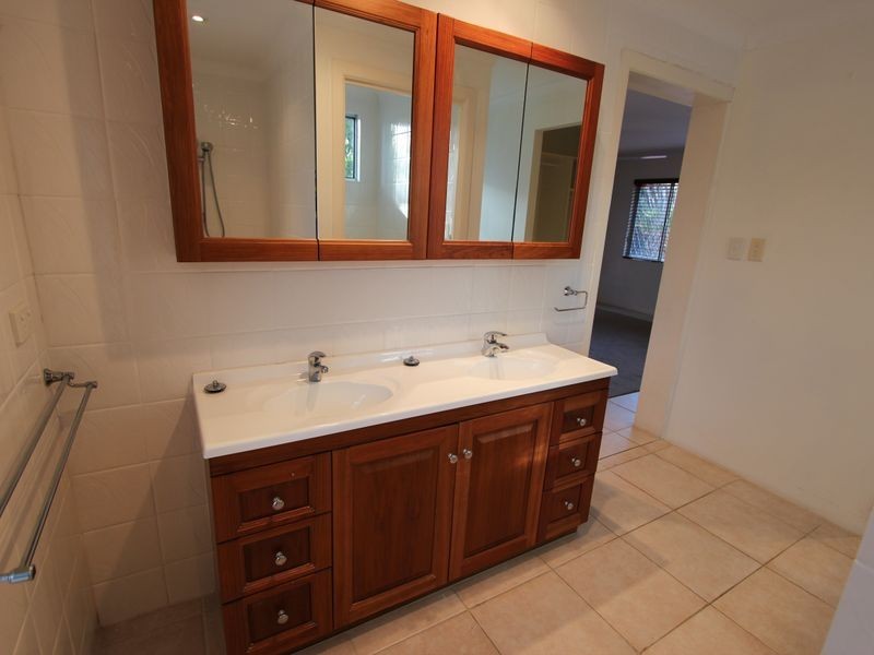 2 Bundarra Street, Coombabah QLD 4216