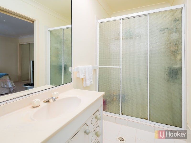 38 Sundown Drive, Paradise Point QLD 4216