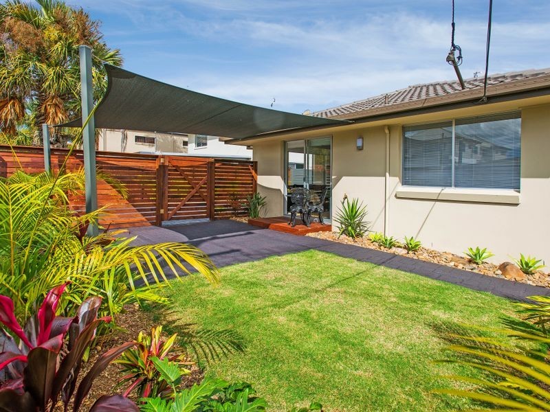 1 & 2/38 Howard Street, Runaway Bay QLD 4216