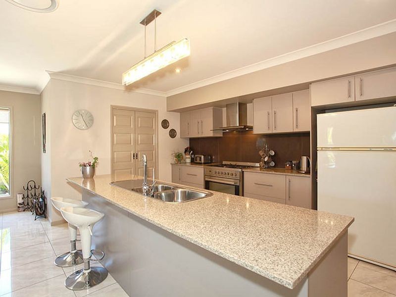 28 Iridium Drive, Hope Island QLD 4212