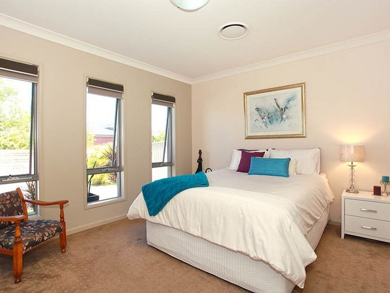 28 Iridium Drive, Hope Island QLD 4212