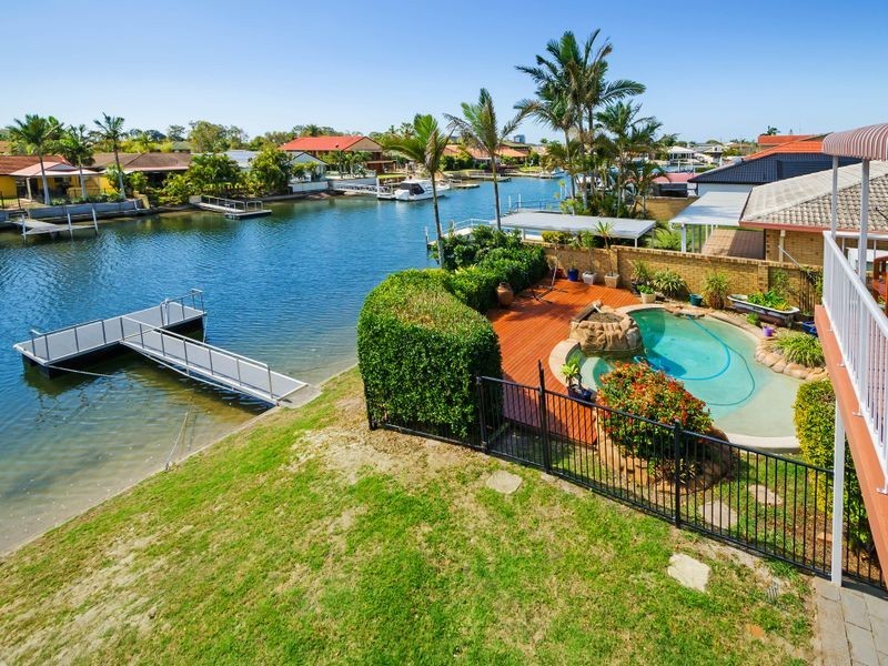 10 Walter Raleigh Crescent, Hollywell QLD 4216