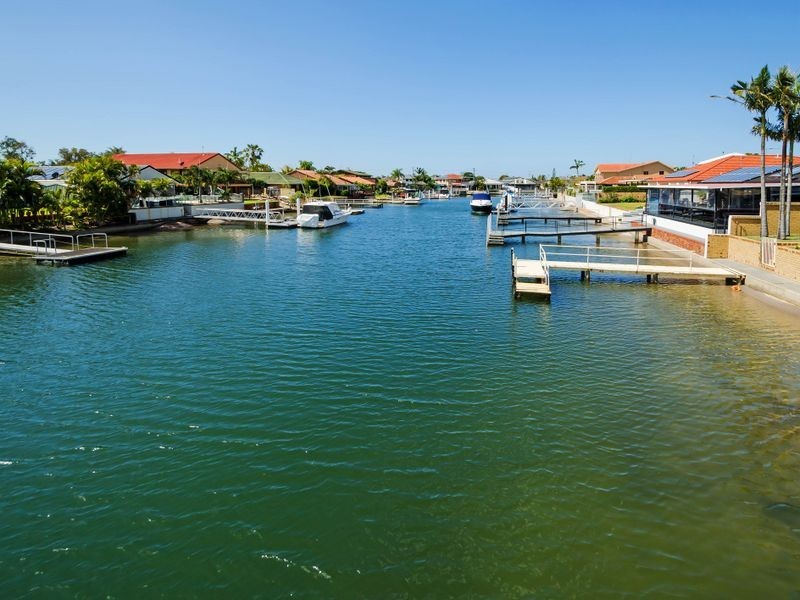 10 Walter Raleigh Crescent, Hollywell QLD 4216