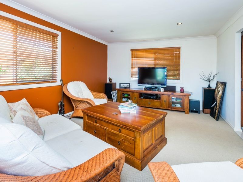 10 Walter Raleigh Crescent, Hollywell QLD 4216