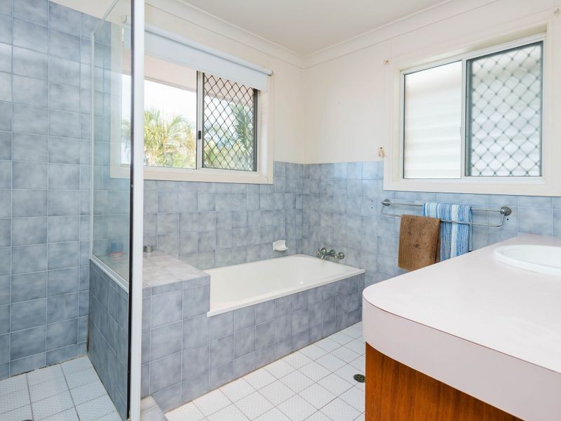 10 Walter Raleigh Crescent, Hollywell QLD 4216