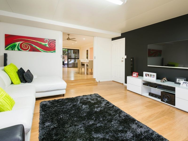 287 Morala Avenue, Runaway Bay QLD 4216