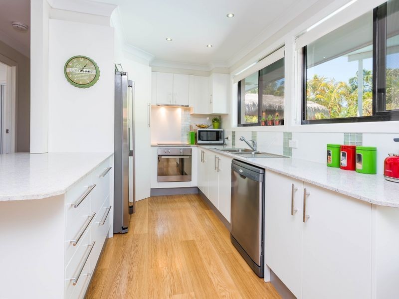 287 Morala Avenue, Runaway Bay QLD 4216