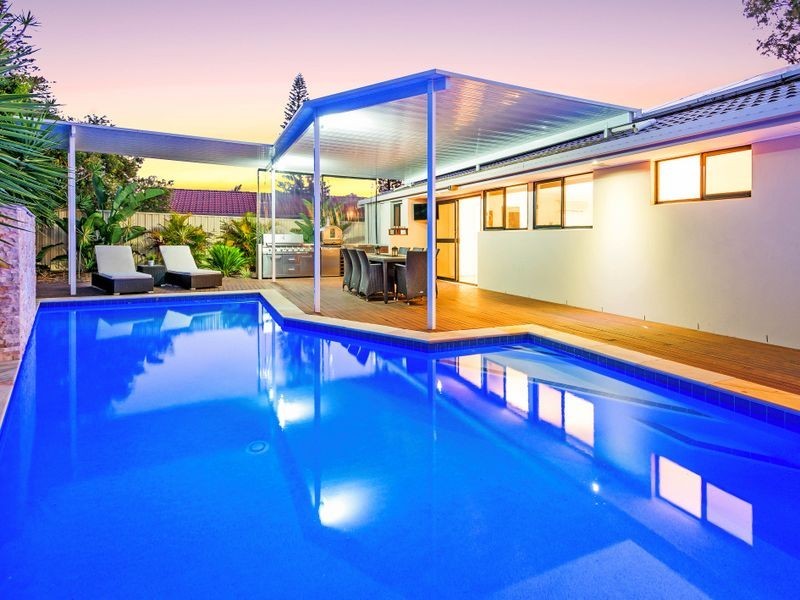 287 Morala Avenue, Runaway Bay QLD 4216