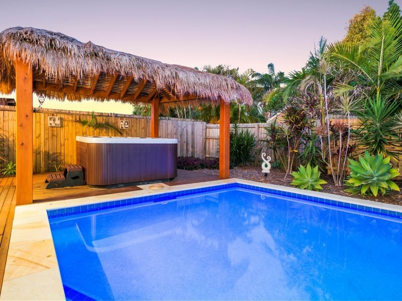 287 Morala Avenue, Runaway Bay QLD 4216