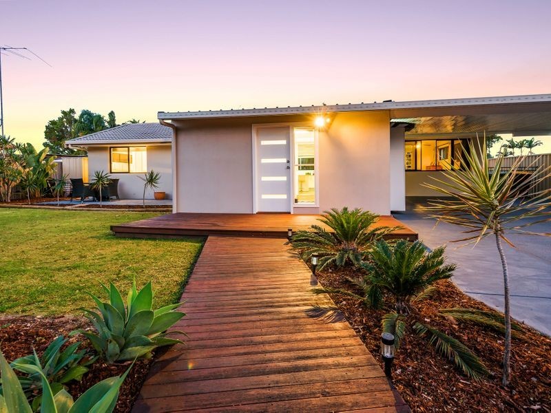 287 Morala Avenue, Runaway Bay QLD 4216