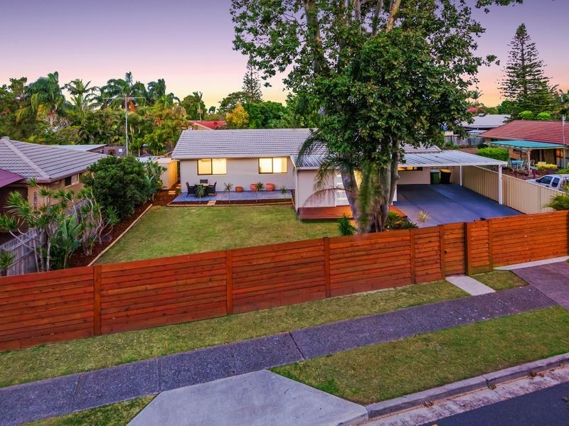 287 Morala Avenue, Runaway Bay QLD 4216
