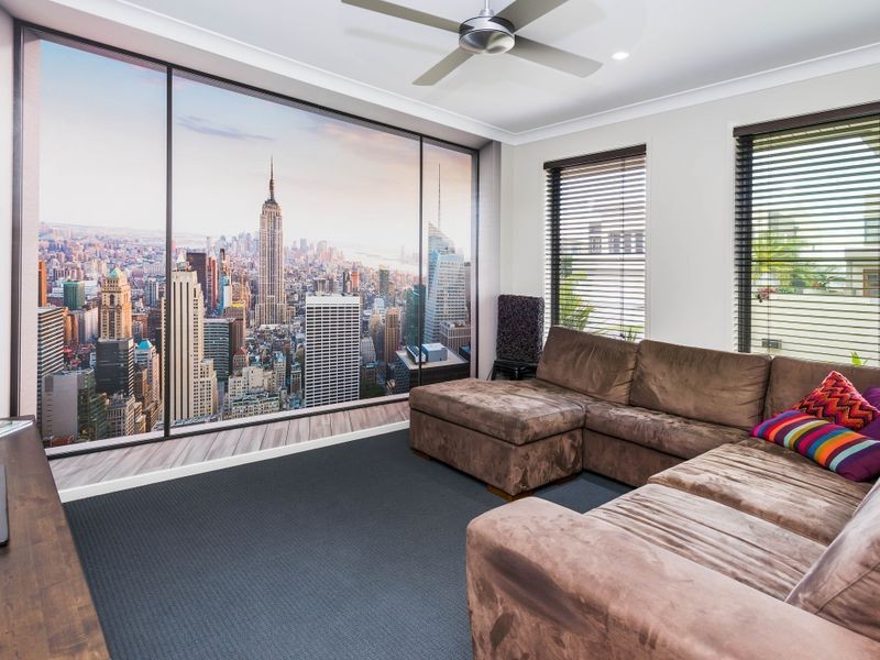 34 South Quay Drive, Biggera Waters QLD 4216