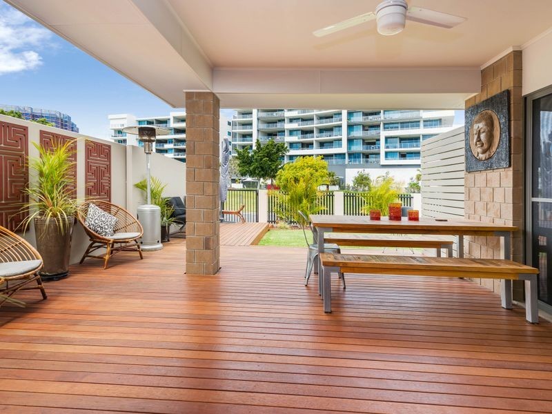 34 South Quay Drive, Biggera Waters QLD 4216