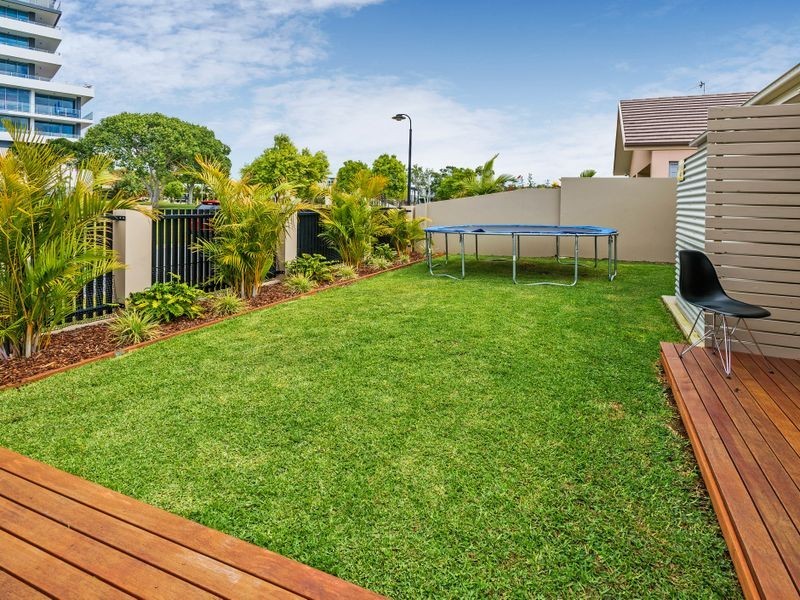 34 South Quay Drive, Biggera Waters QLD 4216