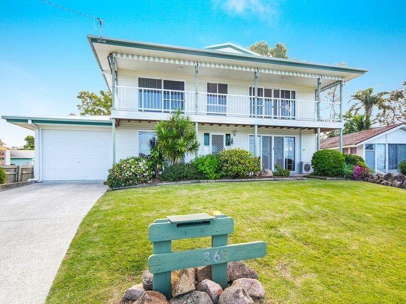 36 Boykambil Esplanade South, Hope Island QLD 4212