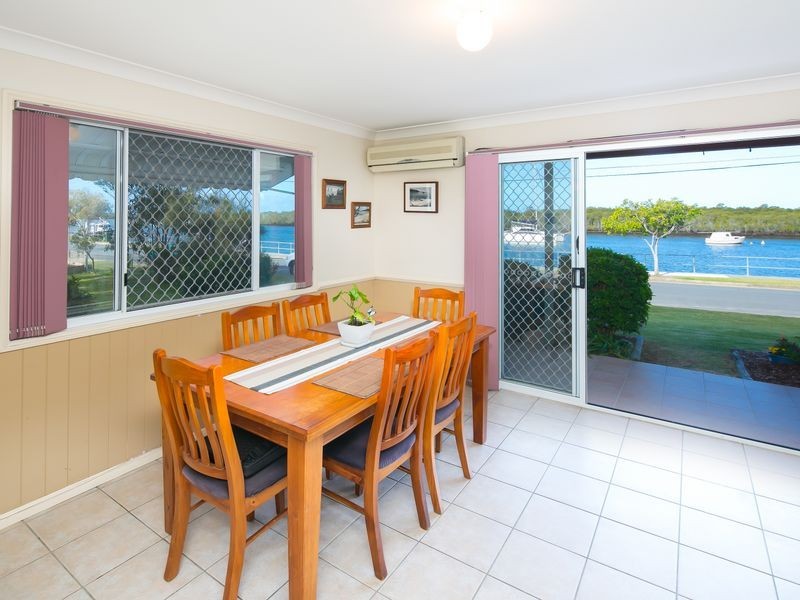 36 Boykambil Esplanade South, Hope Island QLD 4212