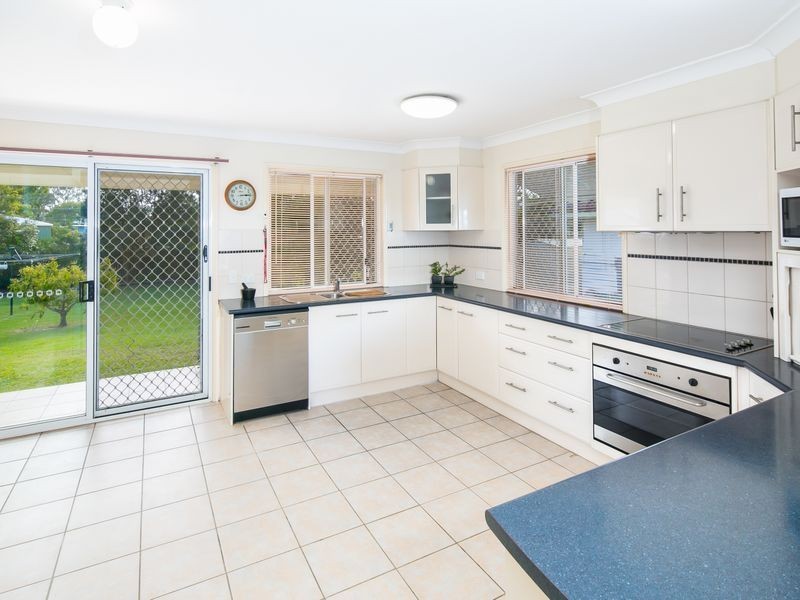 36 Boykambil Esplanade South, Hope Island QLD 4212