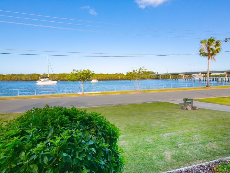 36 Boykambil Esplanade South, Hope Island QLD 4212