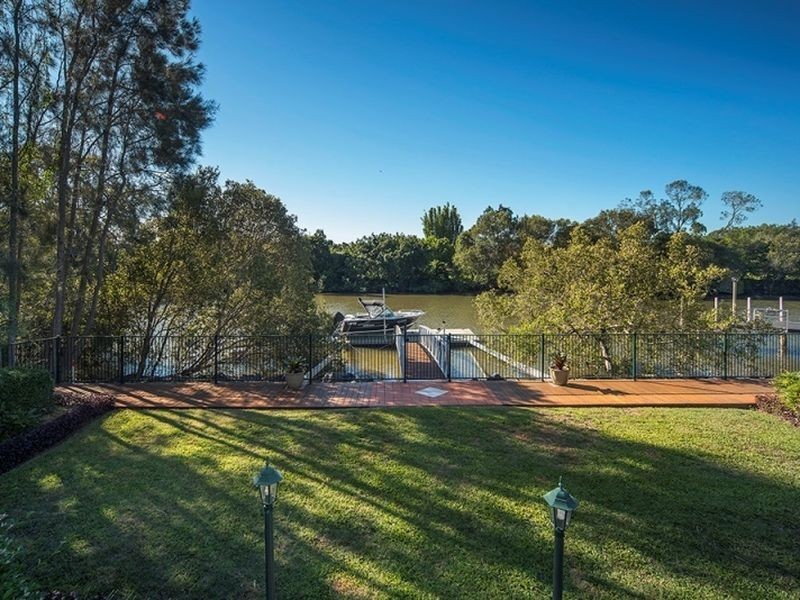 12 Saltwater Terrace, Helensvale QLD 4212