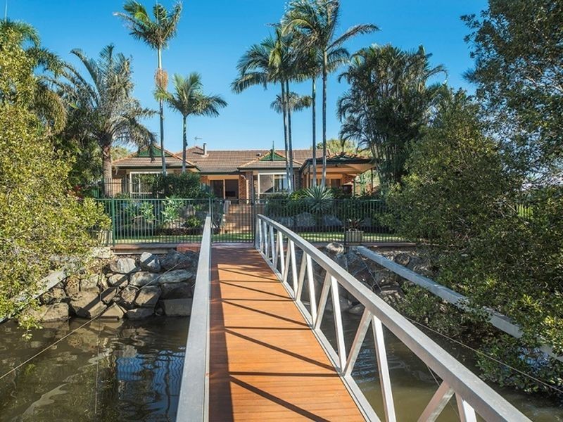 12 Saltwater Terrace, Helensvale QLD 4212