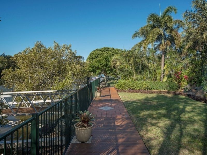 12 Saltwater Terrace, Helensvale QLD 4212