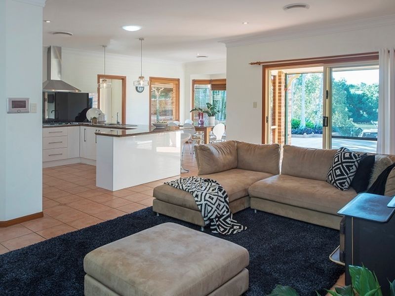 12 Saltwater Terrace, Helensvale QLD 4212