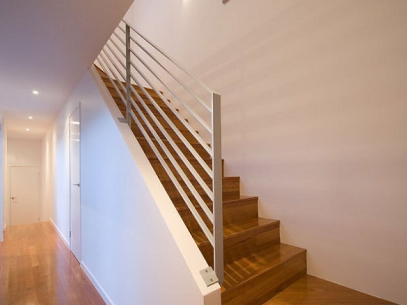 West 1/22 Eider Avenue, Paradise Point QLD 4216