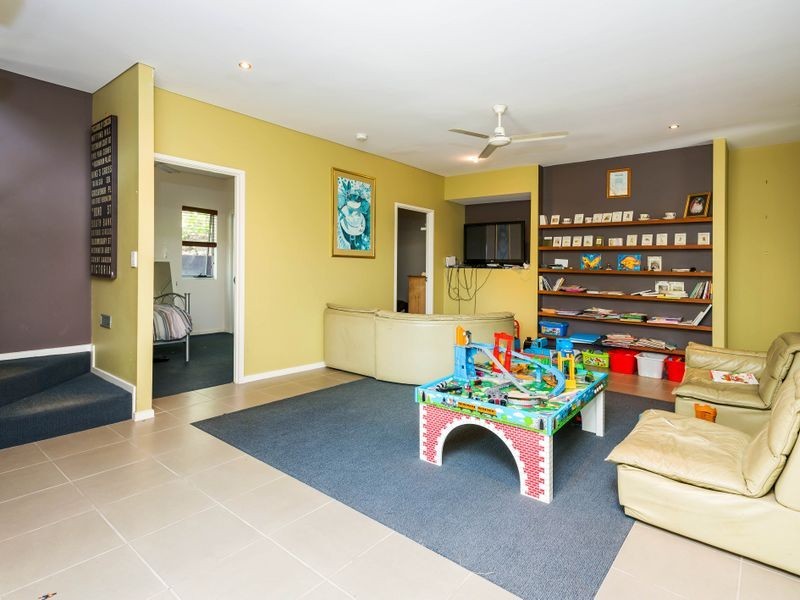 14 Monterey Keys Drive, Helensvale QLD 4212