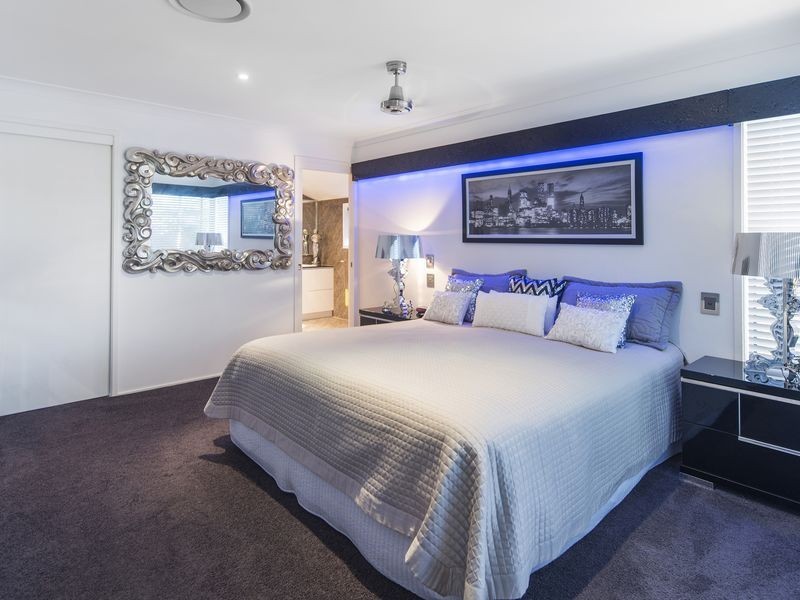 271 Morala Avenue, Runaway Bay QLD 4216