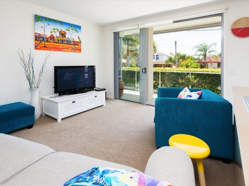 1/8-10 Victor Avenue, Paradise Point QLD 4216