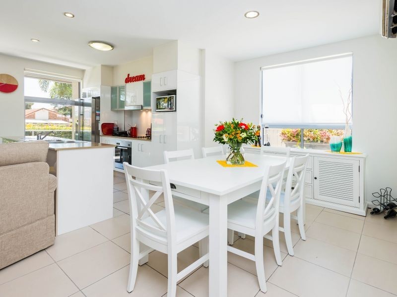 1/8-10 Victor Avenue, Paradise Point QLD 4216