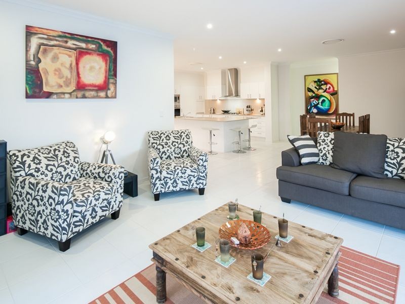 16 Iridium Drive, Hope Island QLD 4212