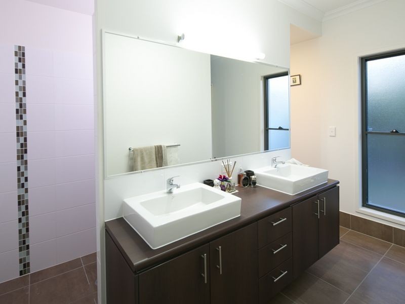 16 Iridium Drive, Hope Island QLD 4212