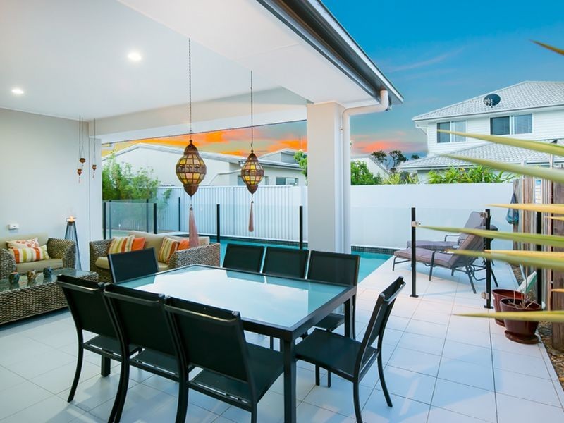 16 Iridium Drive, Hope Island QLD 4212