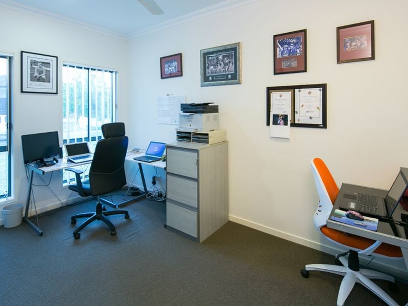 16 Iridium Drive, Hope Island QLD 4212