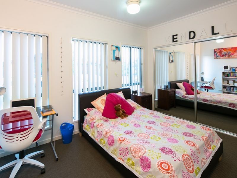 16 Iridium Drive, Hope Island QLD 4212