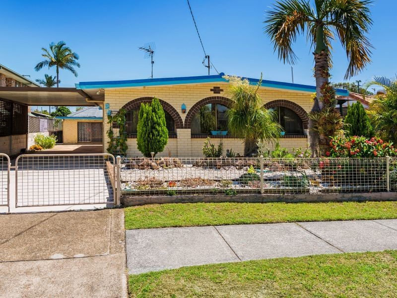 25 Milton Avenue, Paradise Point QLD 4216