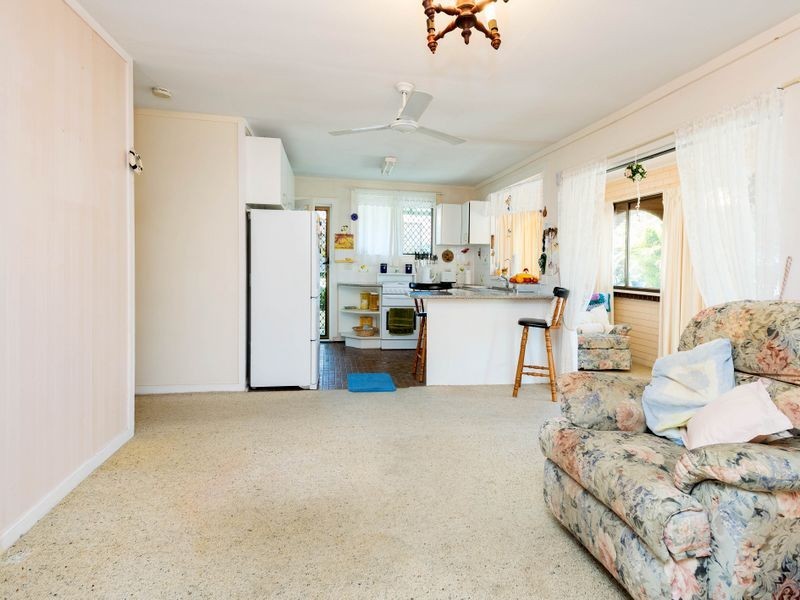 25 Milton Avenue, Paradise Point QLD 4216