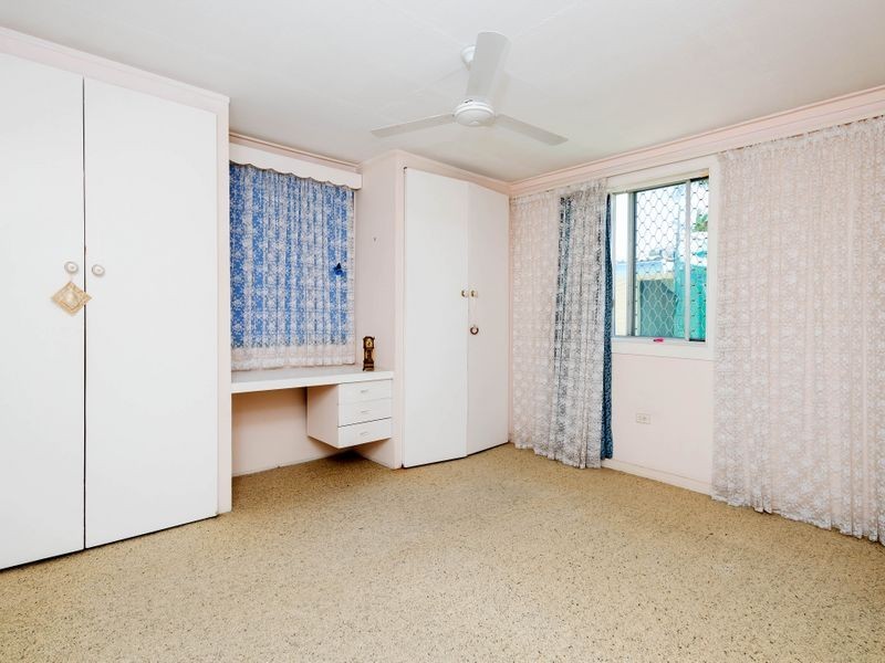 25 Milton Avenue, Paradise Point QLD 4216