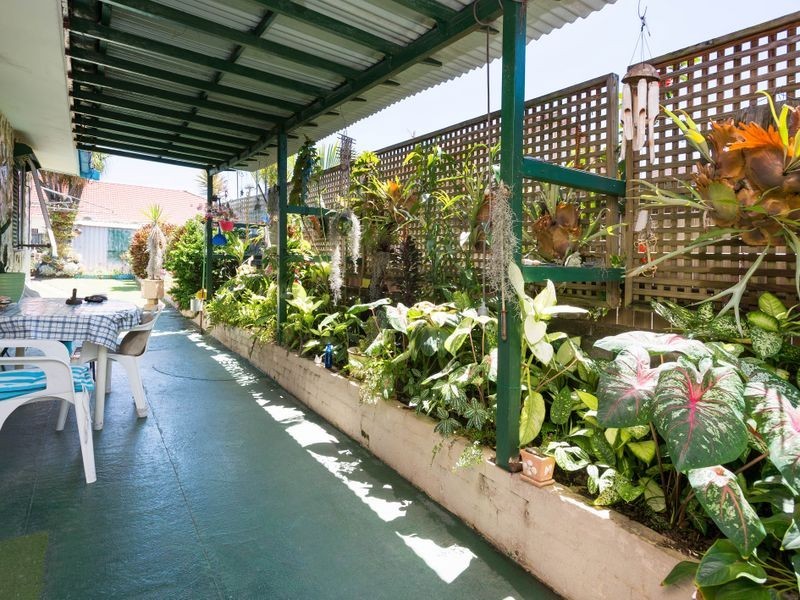 25 Milton Avenue, Paradise Point QLD 4216