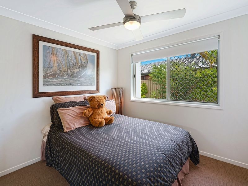 15 Lakefield Crescent, Paradise Point QLD 4216