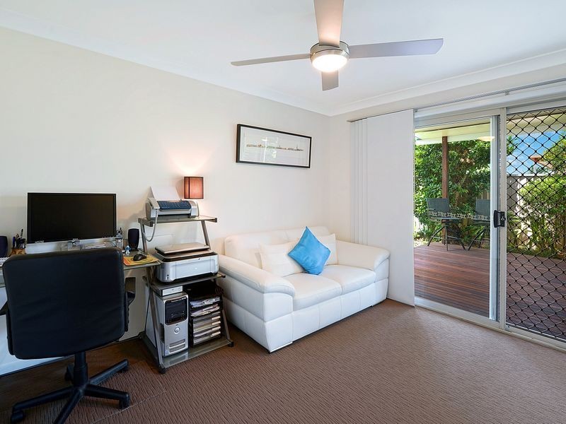 15 Lakefield Crescent, Paradise Point QLD 4216