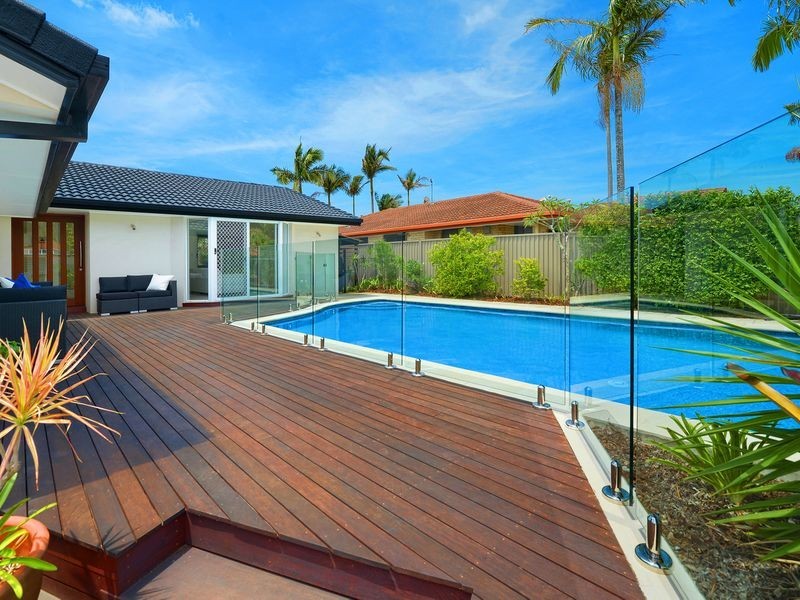 15 Lakefield Crescent, Paradise Point QLD 4216