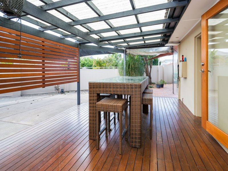 1 Matthew Flinders Drive, Hollywell QLD 4216