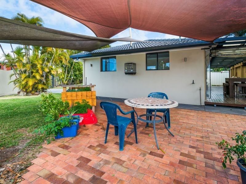 1 Matthew Flinders Drive, Hollywell QLD 4216