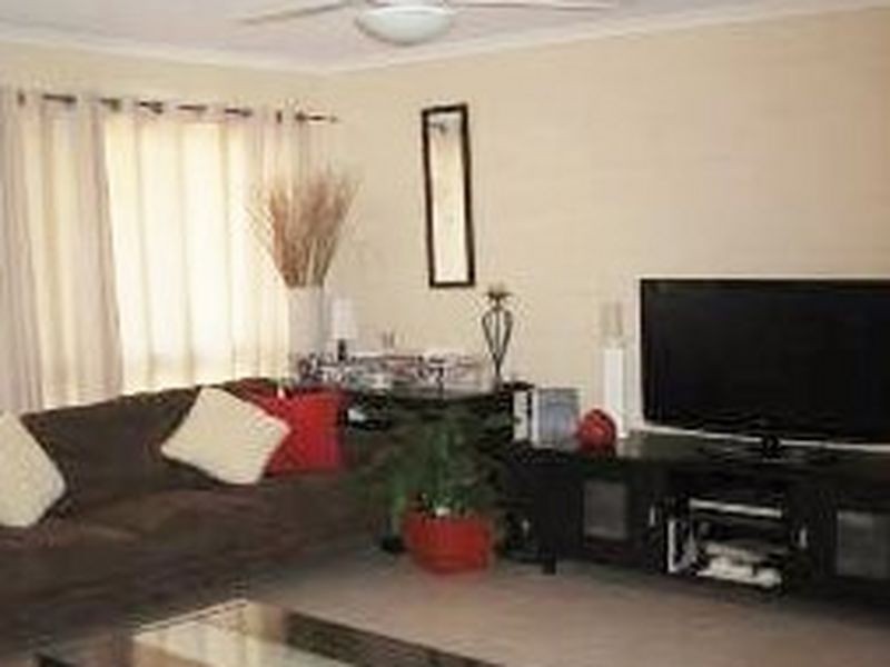 6/30 Falkinder Avenue, Paradise Point QLD 4216