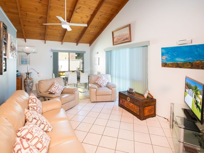 102 Columbus Drive, Hollywell QLD 4216