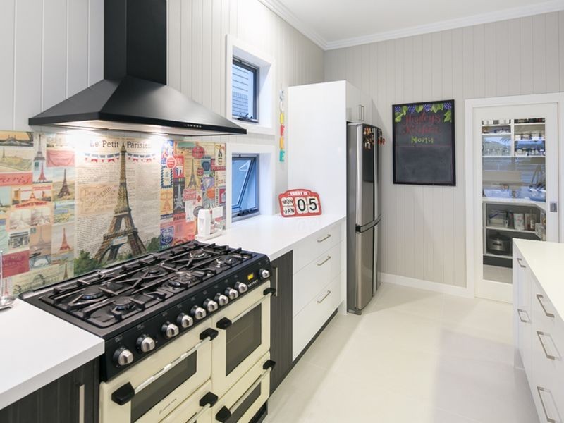 60 Harbour Rise, Hope Island QLD 4212