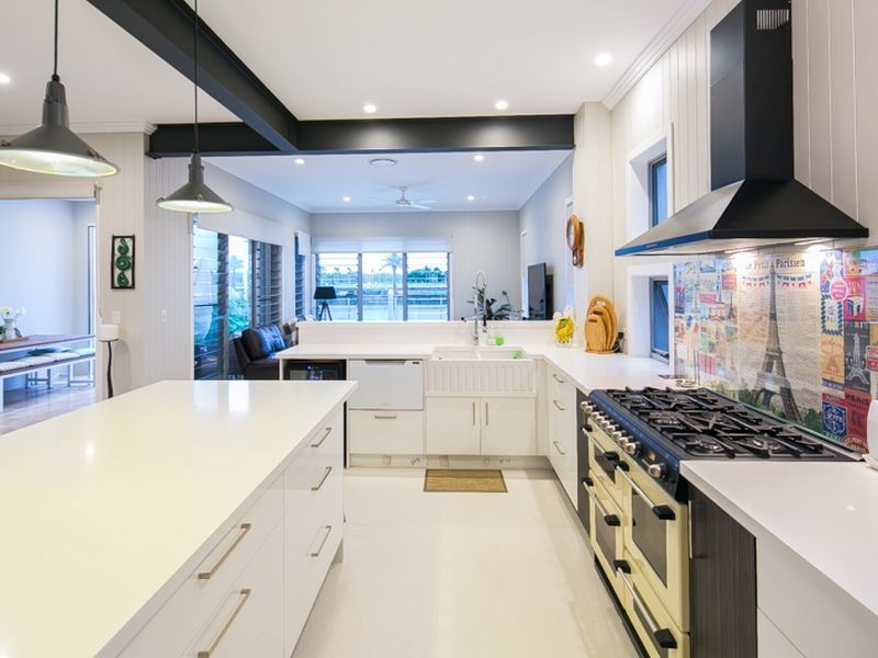 60 Harbour Rise, Hope Island QLD 4212