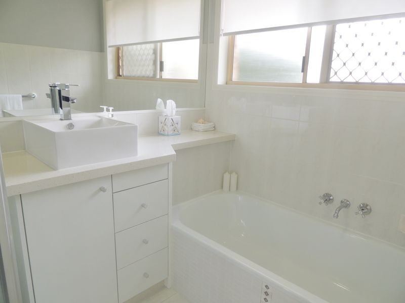 1/21 Eurimbula Court, Paradise Point QLD 4216